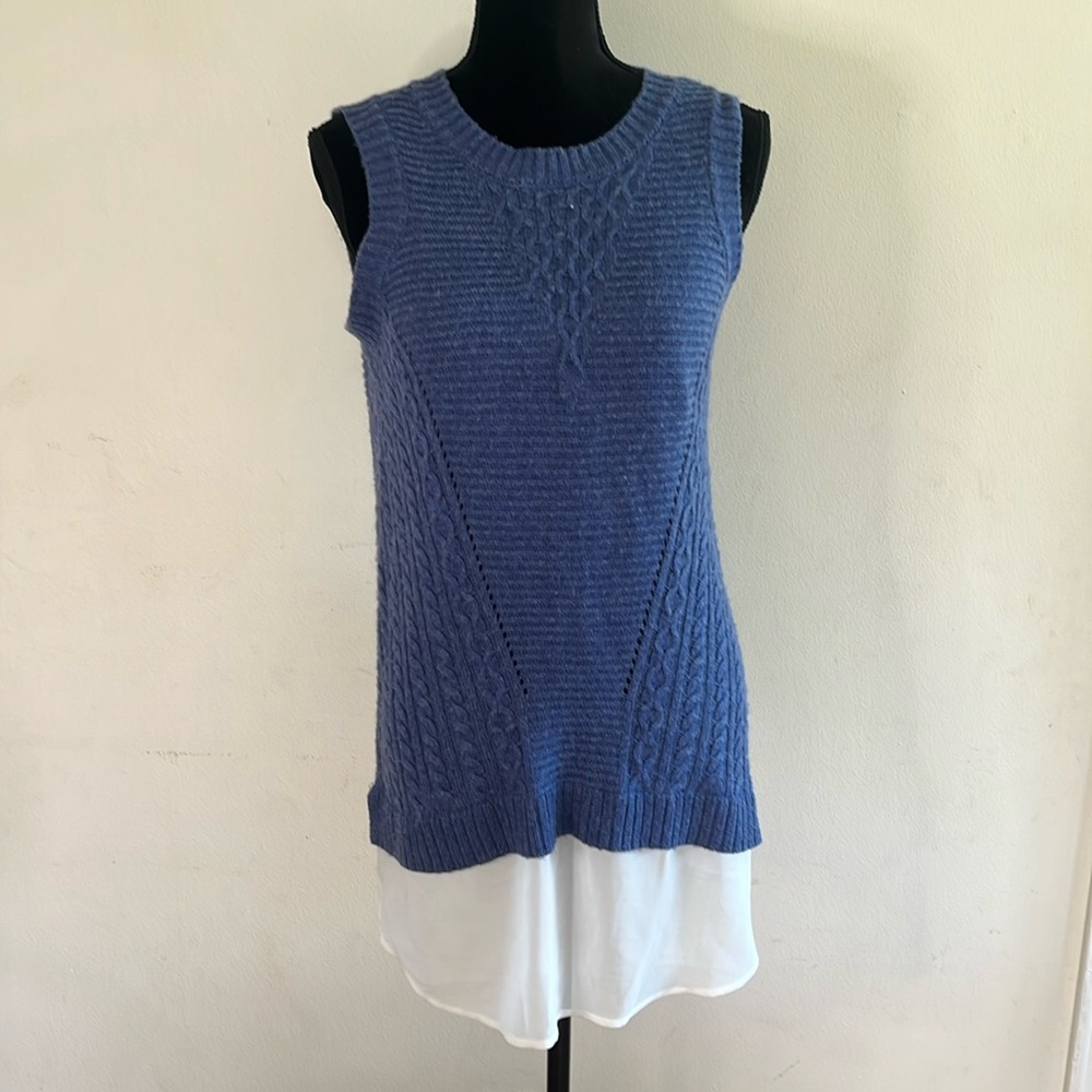 Anthropologie brand Moth Sleeveless Sweater Top